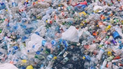 Coca-Cola and PepsiCo among big businesses urging UN to create new treaty on plastic pollution - Vimarsana News